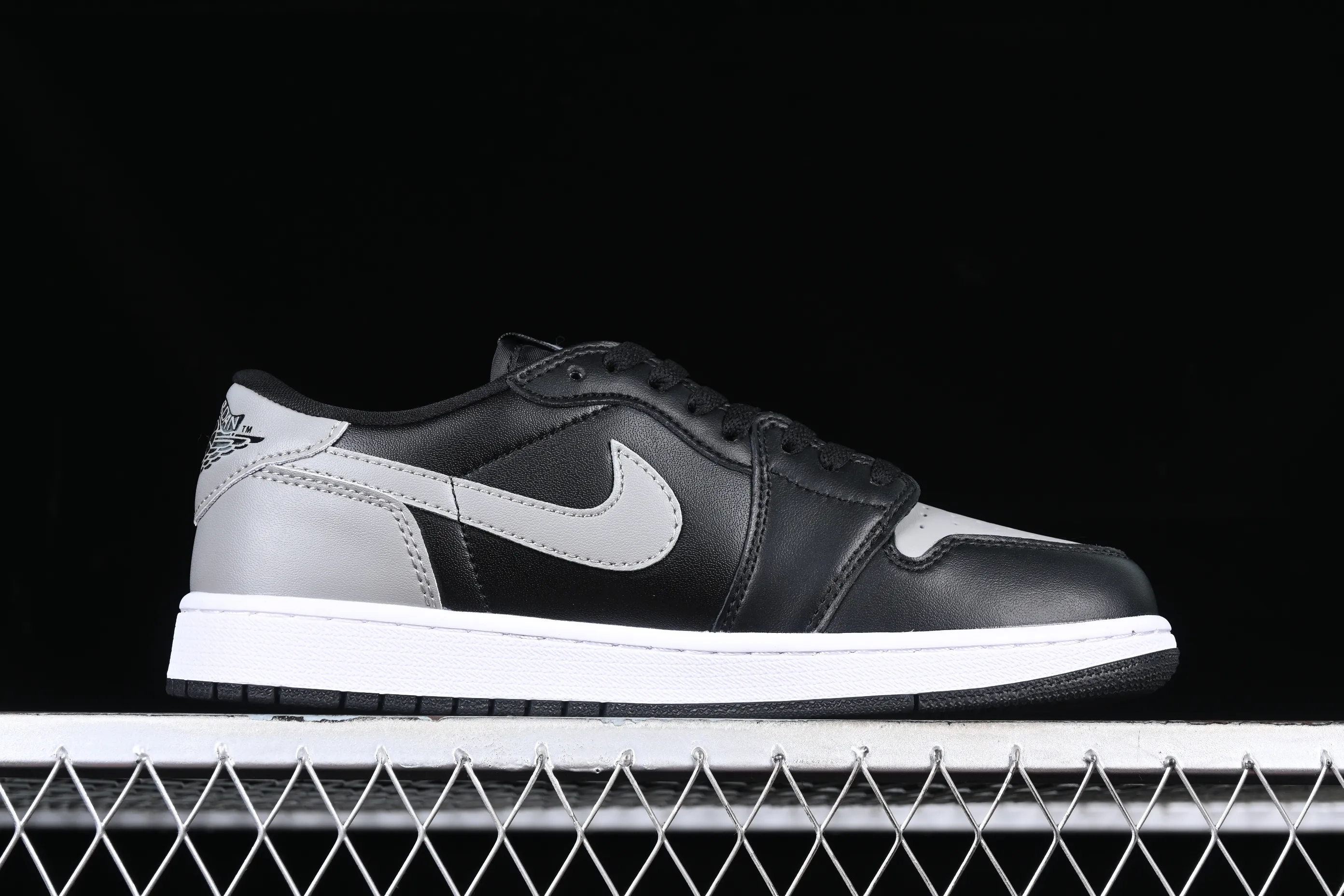 All categories Air Jordan Jordan series basketball shoes Air Jordan 1 Low Z version Air Jordan 1 Low OG "Shadow" AJ1 Joe 1 shadow gray low-top basketball shoes 705329-003